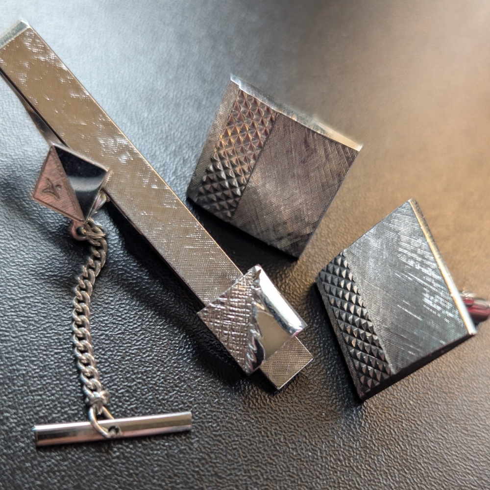 Silver Men's Tie Accessory Set
